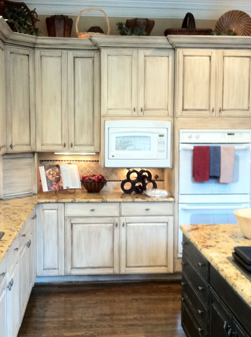 Melamine Painted Cabinets By Bella Tucker Decorative Finishes