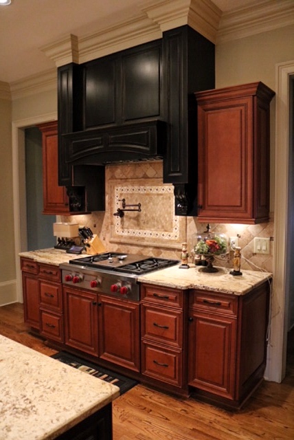 How To Work With Your Existing Granite, What Color Kitchen Cabinets Go With Dark Granite Countertops