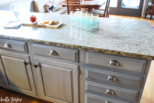 Updating Your Kitchen Cabinet Hardware, Kitchen Cabinets Pulls Or Knobs