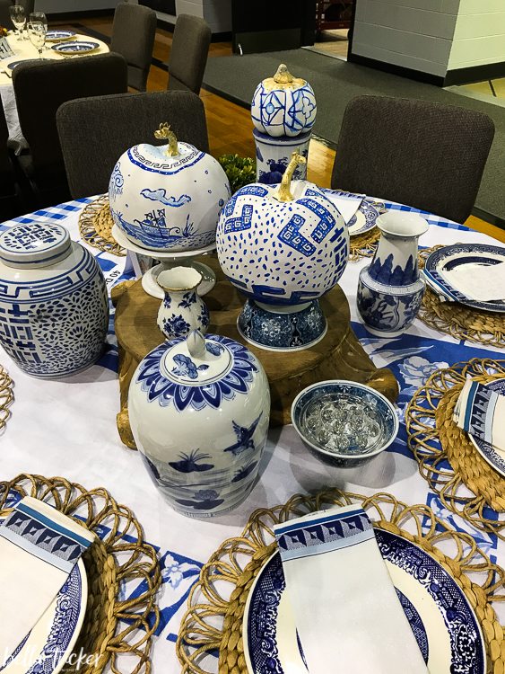 blue and white chinoiserie pumpkin table scape